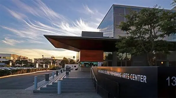 Santa Monica College — AET Campus
